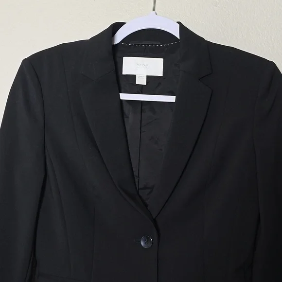 Hugo boss 2 buttom closure office formal virgen wool blend blazer. - Picture 2 of 8